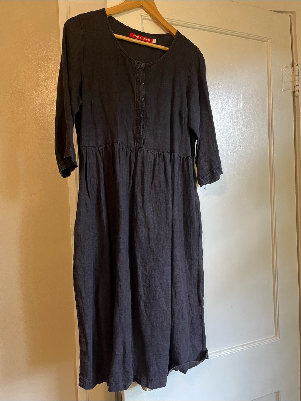 Pyne & Smith black button up dress size medium